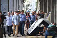 Ocupação do Viaduto por pessoas em situação de rua é um problema crônico e de difícil solução