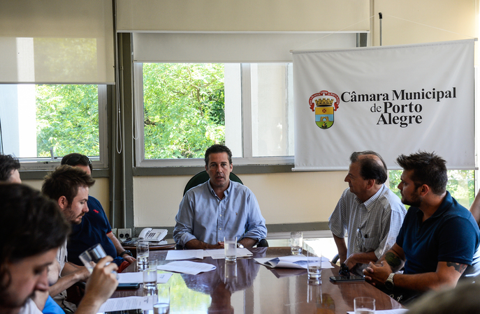 Presidente da CMPA recebe representantes de microcervejarias e brews pubs de Porto Alegre.