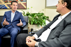 Presidente Valter Nagelstein  recebe a visita do Presidente da União de Vereadores do Brasil, Vereador Gilson Conzatti, do Distrito Fedeal. À esquerda, Gil Almeida, chefe de gabinete da Presidência.