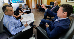 Nagelstein (d) ouviu a comunidade e representante da EPTC 