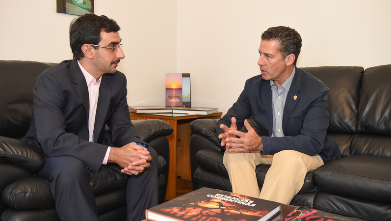 Presidente Valter Nagelstein visita o consul da Argentina Sr. Jorge e. Perren.