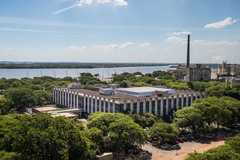 Vista da Câmara Municipal, Palácio Aloísio Filho. Fachada.