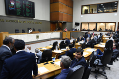 Movimentação de plenário na sessão desta quarta-feira