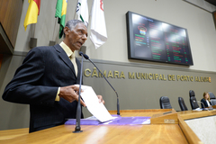 Sady Martins na Tribuna Popular, durante a sessão ordinária desta quinta-feira
