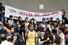 Estudantes acompanharam a votação do parecer