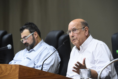 Votação do relatório final da Comissão Especial do Transporte Coletivo. Na foto, vereador Reginaldo Pujol, presidente, ao microfone