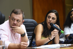 Votação do relatório final da Comissão Especial do Transporte Coletivo. Na foto, vereadora Fernanda Melchionna ao microfone