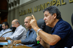 Votação do relatório final da Comissão Especial do Transporte Coletivo. Na foto, vereador Cassiá Carpes declara seu voto