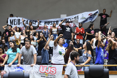 Votação do relatório final da Comissão Especial do Transporte Coletivo. Na foto, estudantes nas galerias acompanham a votação