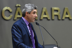 Presidente da Sava, Glauco Schultz, na tribuna da Câmara