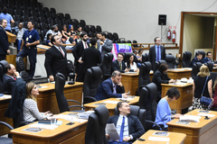 Veto à emenda nº 147, que destina recursos à manutenção de piscinas comunitárias, será votado na próxima quarta-feira