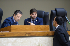 Vereadores Nagelstein (e), Camozzato (c) e Barboza (d) na tarde desta quarta-feira