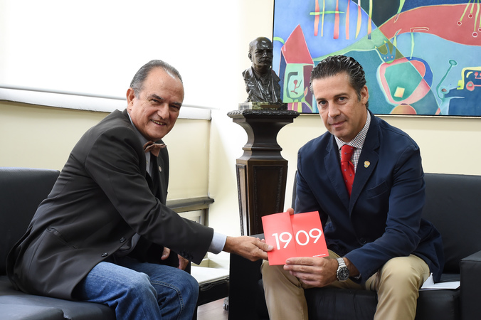 Presidente Valter recebe o Sr. Marcelo Feijo Medeiros Presidente do Esporte Club Internacional.