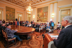 O lançamento foi realizado dentro da programação da Semana de Porto Alegre.