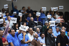 Taxistas marcaram presença nas galerias do Plenário Otávio Rocha