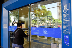 Projeto trata de equipamentos de segurança na entrada de bancos