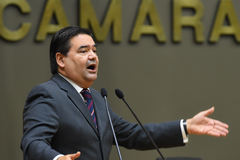 Professor Wambert (PROS) propôs a homenagem