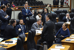 Movimentação em Plenário nesta segunda-feira