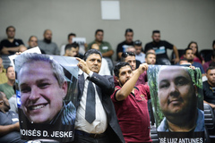 Motoristas nas galerias lembraram colegas vítimas da violência