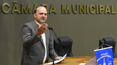 Padre Renato Schneider ocupou a Tribuna Popular nesta quinta