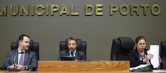 Vereador Mendes Ribeiro (c) presidiu a reunião das comissões
