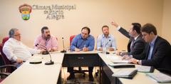 Reunião da Comissão de Constituição e Justiça. Na foto: da esq.: vereadores Adeli Sell, Clàudio Janta, Dr. Thiago, Mendes Ribeiro, Ricardo Gomes e Márcio Bins Ely