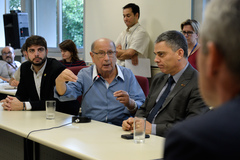 Reunião de instalação de Comissão Especial do IPTU. Na foto, da esquerda para à direita, o vereador Felipe Camozzato, Reginaldo Pujol e Cassio Trogildo.