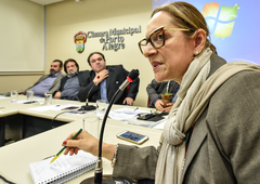 Relatório sobre a relação entre o Hospital Moinhos de Vento e o Hospital da RestingaProcuradora Eliane Pastoriz e representantes da comunidade e conselhos.