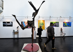 Figuras humanas em movimento são uma das temáticas do artista