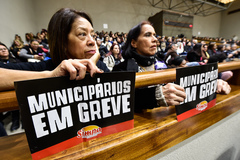 Servidores municipais acompanharam sessão desta segunda-feira