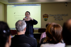 Palestra e Treinamento do SEI. Na foto, a Autora e Gestora Nacional do SEI, Patrícia Valentina.