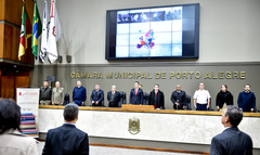O presidente do Legislativo, vereador Valter Nagelstein (c), comandou a abertura oficial dos trabalhos