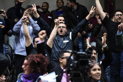 Discussão e votação de vetos do Executivo à lei que regula o transporte por aplicativos. Na foto, motoristas de aplicativos nas galerias