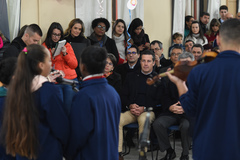 A cerimônia contou com apresentação de crianças e jovens da Fundação Pão dos Pobres 