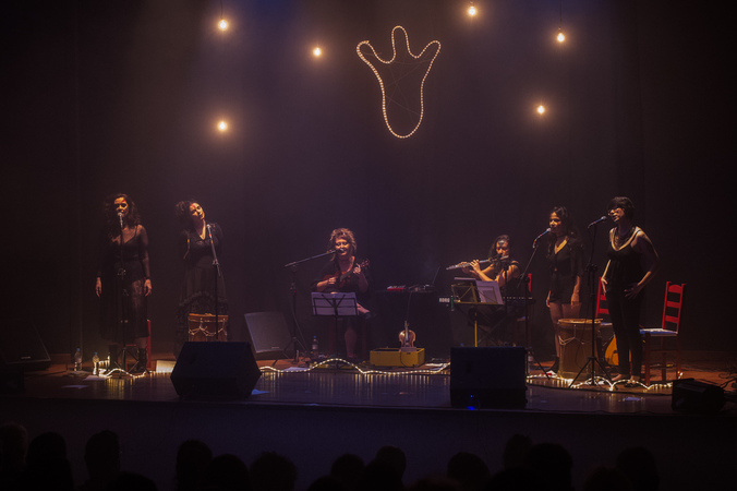 Grupo musical As Tubas se apresenta na IV Mostra de Artes Cênicas e Música do Teatro Glênio Peres.