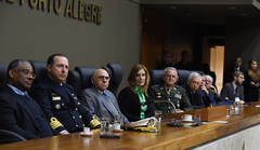 Cerimônia foi acompanhada por representantes de diversas forças públicas