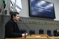 Representante do IAB-RS na tribuna 