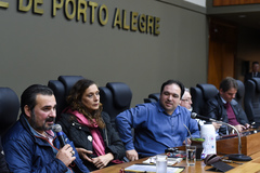 Votação do parecer sobre pedido de renovação de votação do Projeto de Previdência complementar dos Municipários. Na foto: da esq: vereadores Cláudio Janta, Sofia Cavedon, Dr. Thiago Duarte (presidente), Adeli Sell, Márcio Bins Ely