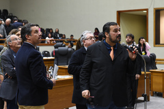 Vereadores acompanham o placar de votação na sessão desta quarta-feira 