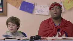 Cena de As Aventuras de Minuano Kid, que narra as peripécias de Juninho e seu amigo imaginário