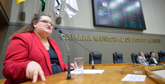 Maria Regina defendeu melhor formação de profissionais de educação e saúde sobre este tema