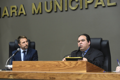 Reunião da CCJ convocada dutante Sessão Ordinária. Na foto, presidente da comissão, vereador Dr. Thiago (à dir.) e vereador Mendes Ribeiro