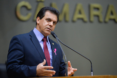 Movimentações de plenário. Na foto, o vereador Alvoni Medina