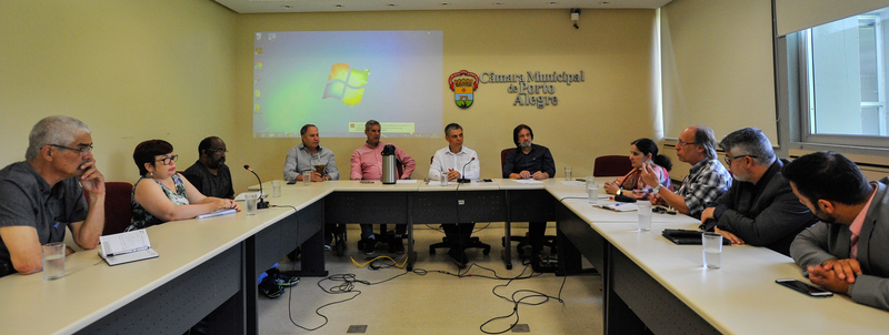 Reunião sobre a distribuição de medicamentos para doenças raras e atraso do pagamento aos trabalhadores terceirizados da Saúde.