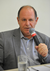 Reunião de prestação de contas do DMLU. Na foto, o representante do DMLU, René José Machado de Souza.