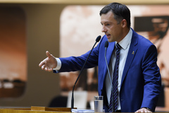 Secretário Vanuzzi detalha projeto de PPP para iluminação