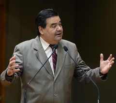 Vereador Professor Wambert (PROS) assina o projeto