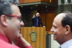 Vereador Rodrigo Maroni (PODE) na tribuna