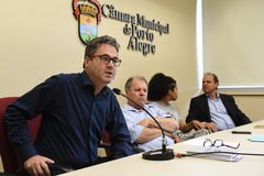 Reunião da comissão foi realizada nesta terça-feira. Na foto Robaina (e), Dr. Goulart, Karen Santos e Paulinho Motorista (d) 