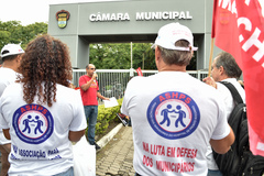 Movimentações na área externa da Câmara.